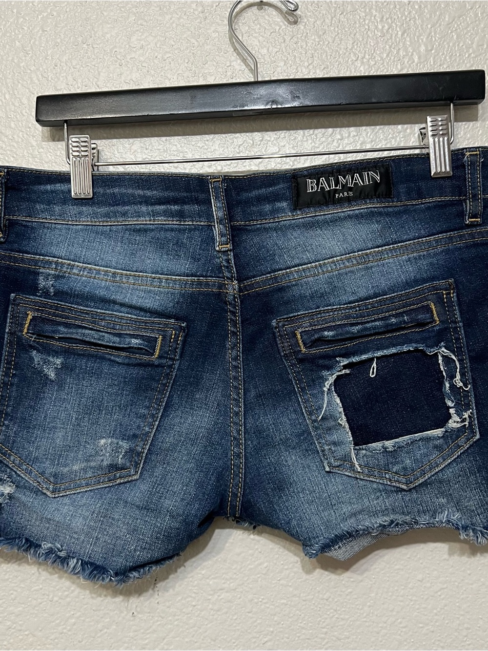 Balmain Shorts Size 28 - Picture 2 of 6